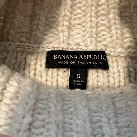 Banana Republic Cable Knit Turtleneck Sweater - Picture 2 of 4